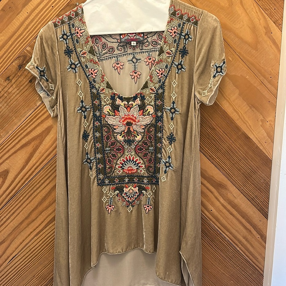 Johnny Was tan Embroidered Velvet Tunic Top Small Boho Fairy Grunge Corpcore